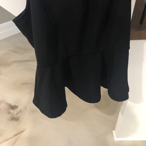 Forever 21 Peplum Top - Picture 2 of 3